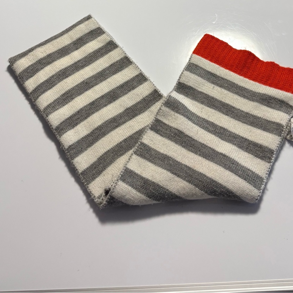 The Children's Place Gray and White Knit Scarf